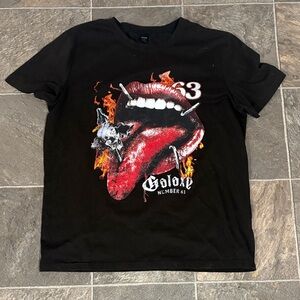 T-shirt ROMWE Black Graphic Tee with Red and White Design